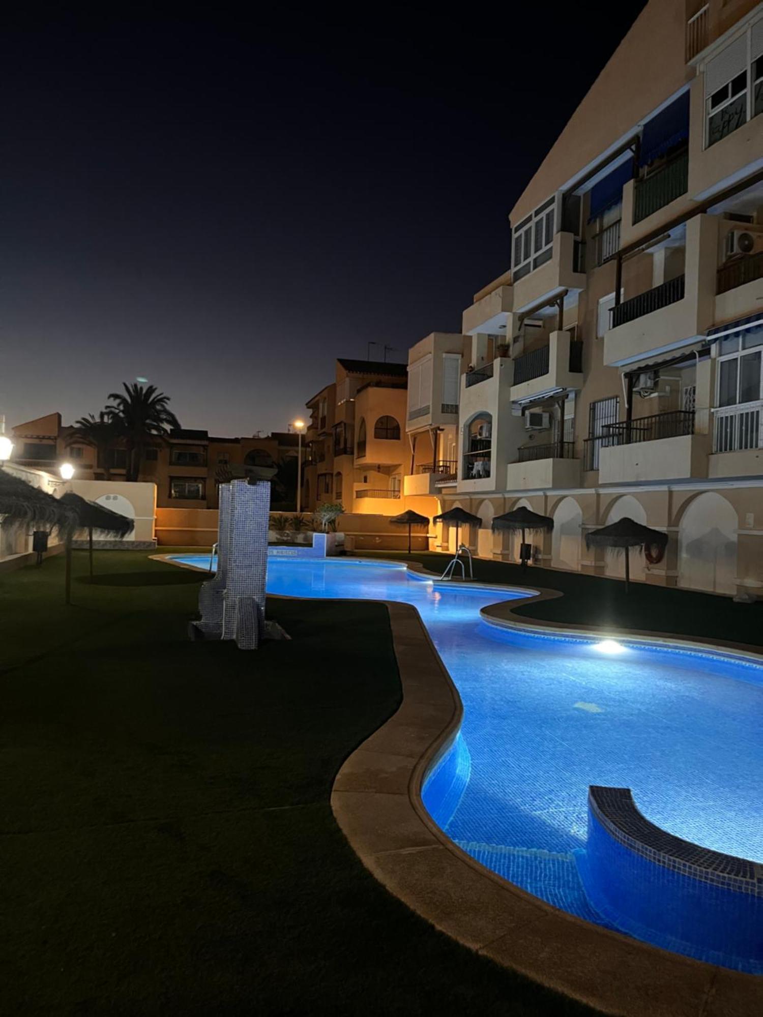 Bonito Apartamento Roquetas de Mar Exterior foto